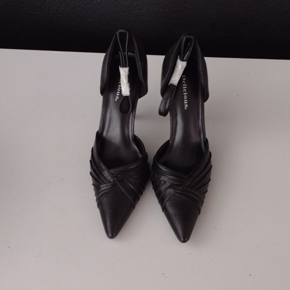 heels - Picture 2 of 3